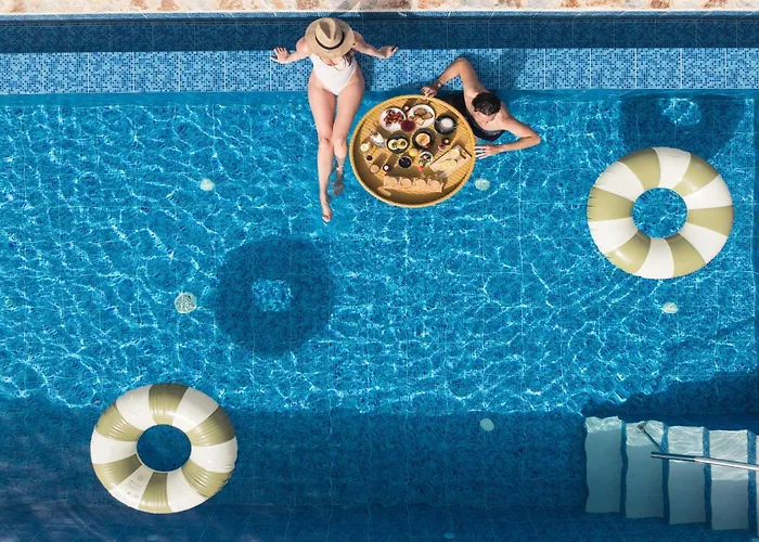 Oinolithos Luxury Villas